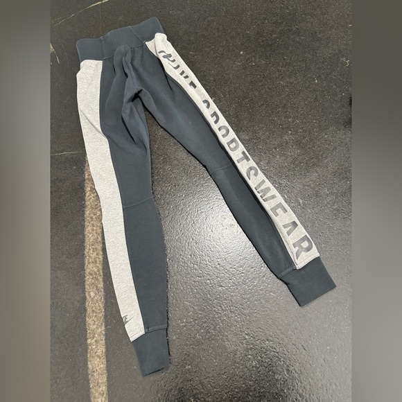 Nike Women's XS Black Gray Leggings Logo Nike Sportswear Down Leg - Picture 5 of 15